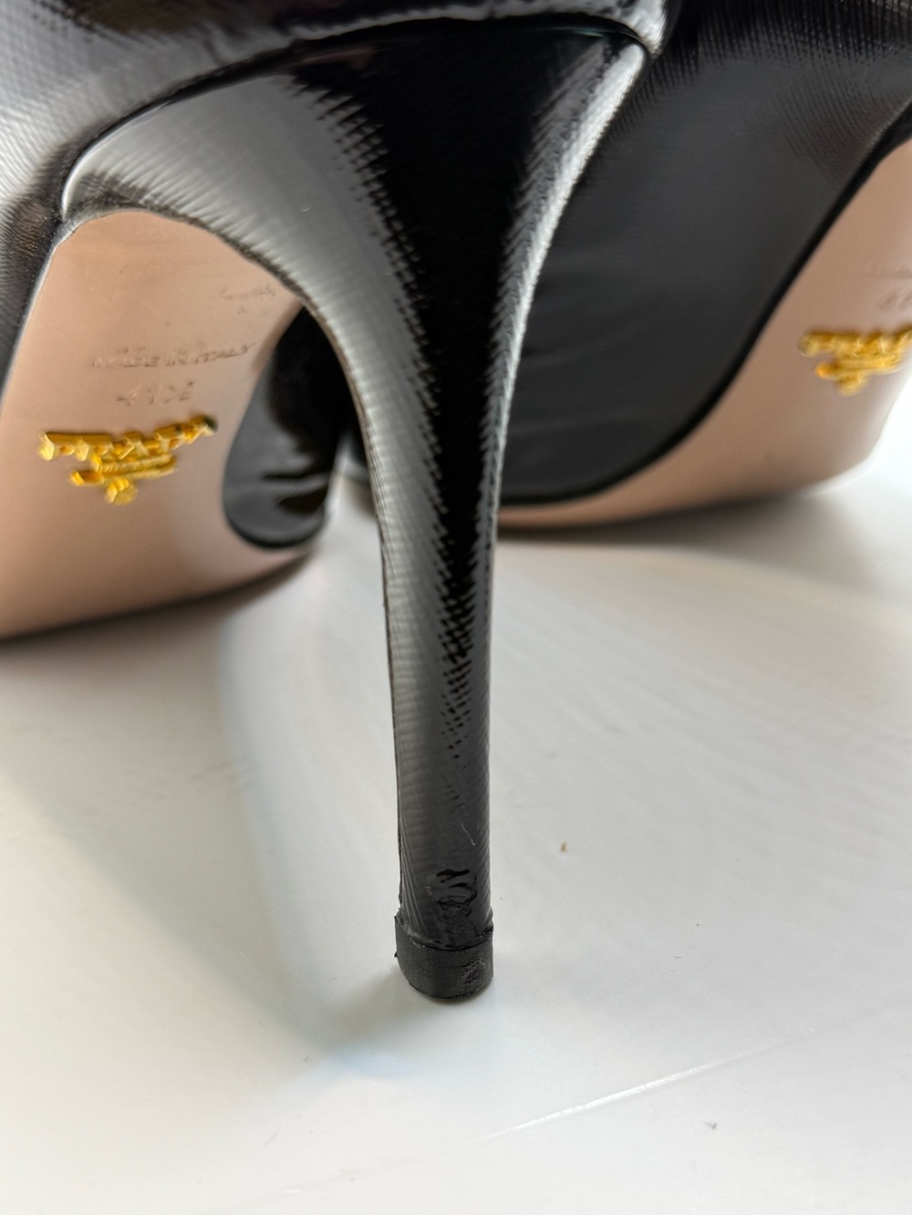 Prada Black Patent Textured Pointed-Toe Pumps Size: EU 41.5 Originally $1,100+! - Picture 6 of 12